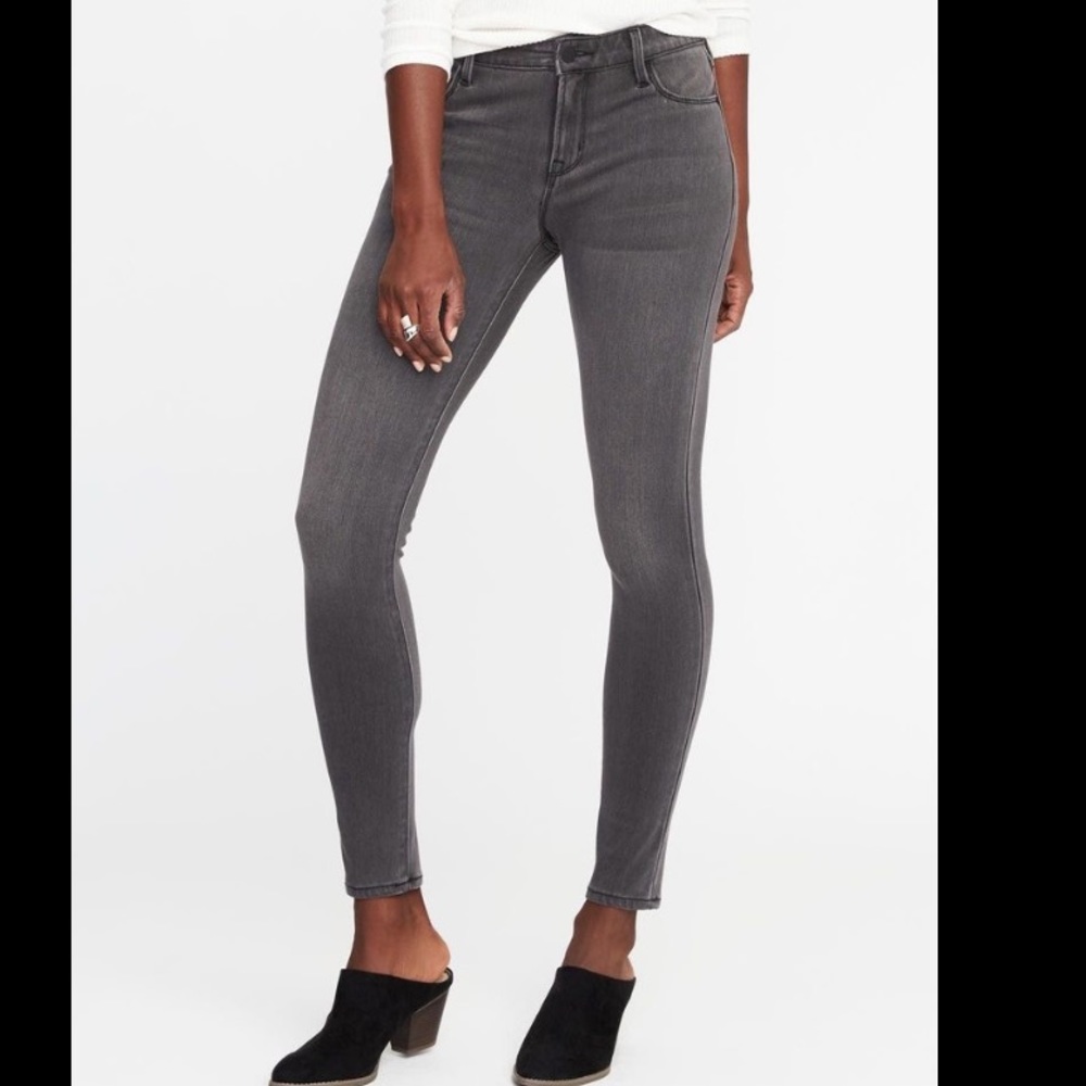 Old Navy 24/7 Skinny Jeans in Steele EUC
